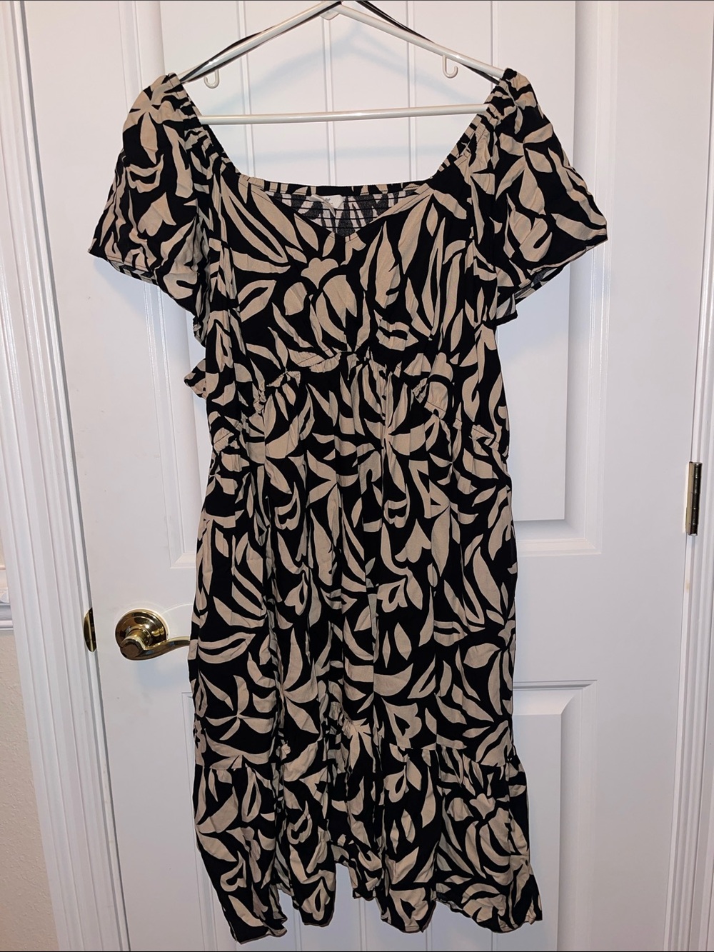 Terra & Sky Black and Beige Leaf-Print Midi Dress